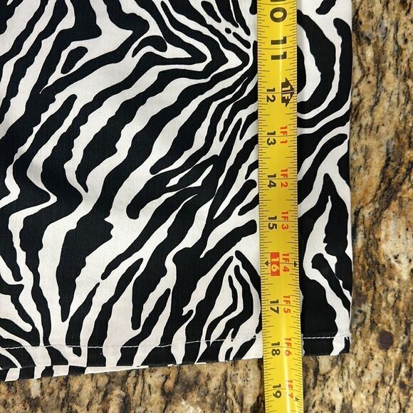 Bar III White And Black Zebra Print Mini Skirt Size 4 - Picture 9 of 10